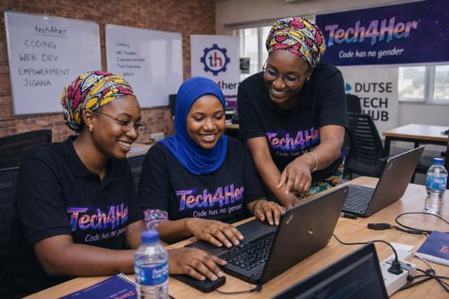 Tech4Her women smiling together at the hub